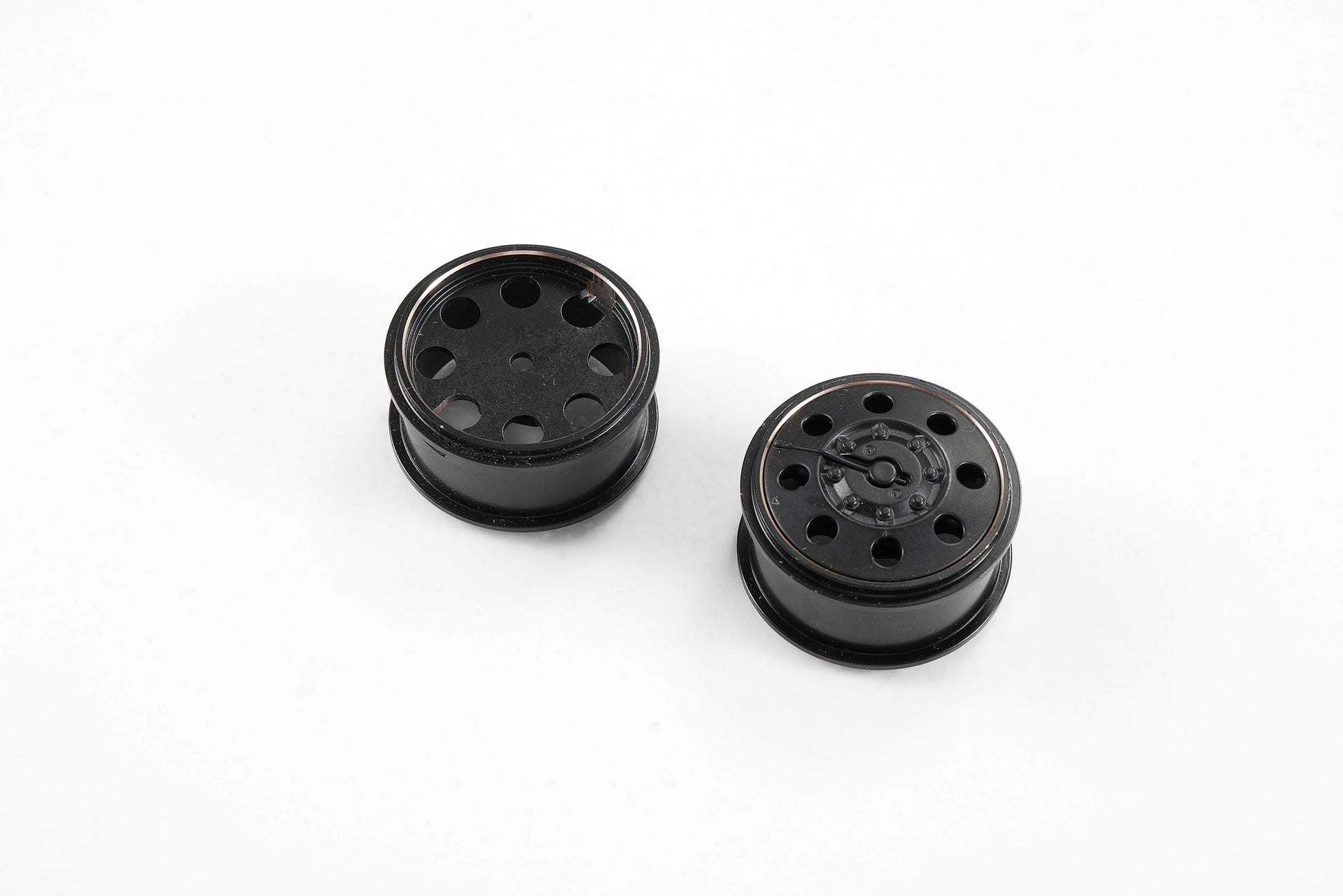 Metal wheels for 1:12 Hummer H1 RC model, two pairs with expert craftsmanship.