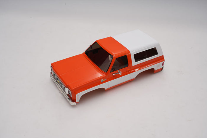 1:24 K5 Blazer car body painted in white and orange for RC models