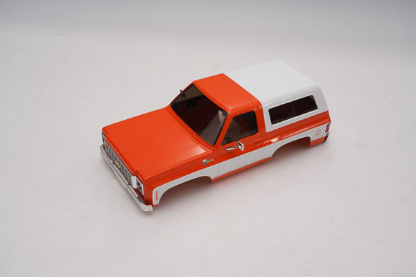 1:24 K5 Blazer car body painted in white and orange for RC models