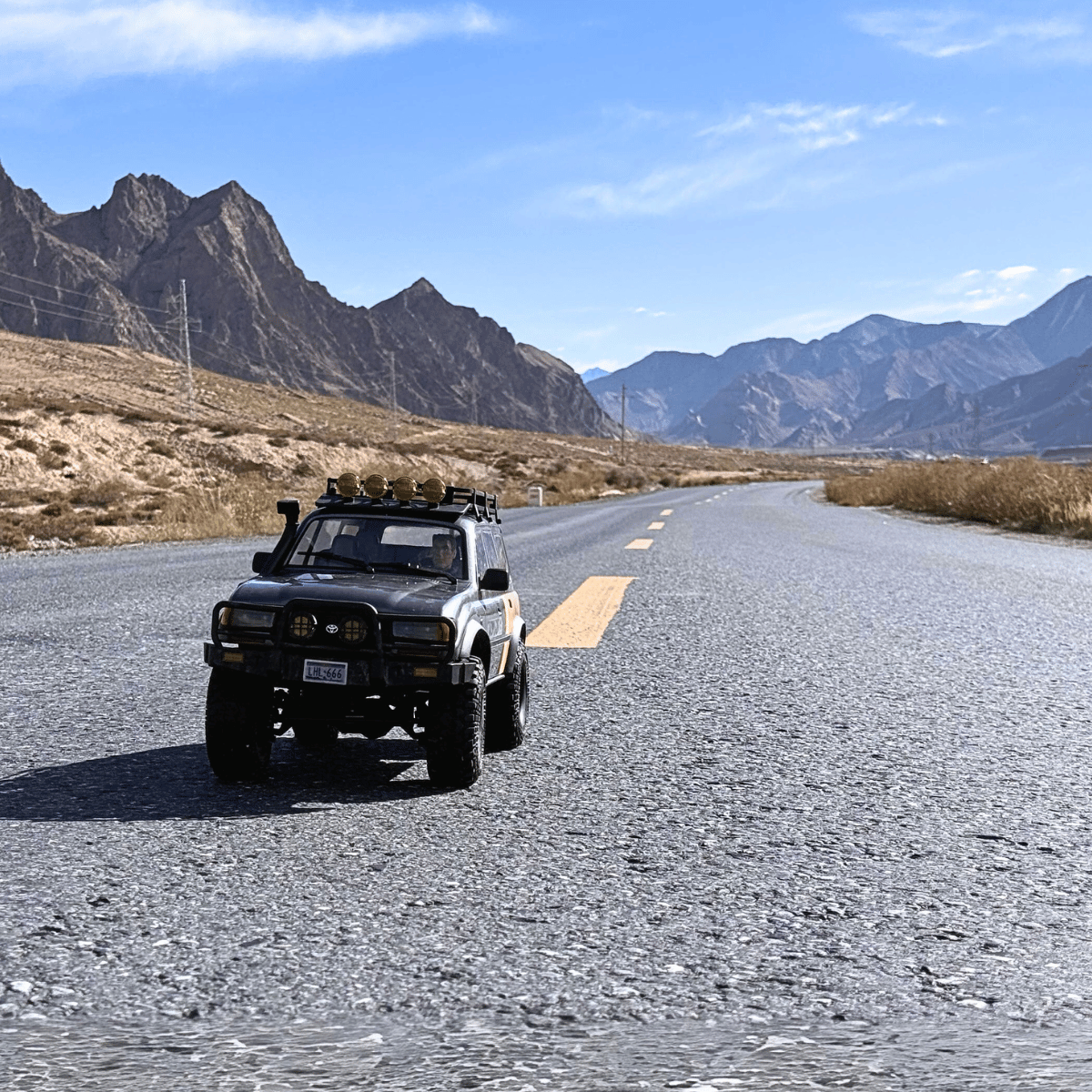 FMS Toyota Land Cruiser Family Combo: 1:10 FCX10 RS + 1:18 FCX18 RTR