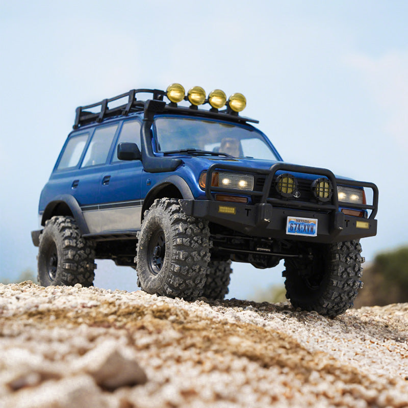 FMS Toyota Land Cruiser Family Combo: 1:10 FCX10 PRO Brushless + 1:18 FCX18 RTR