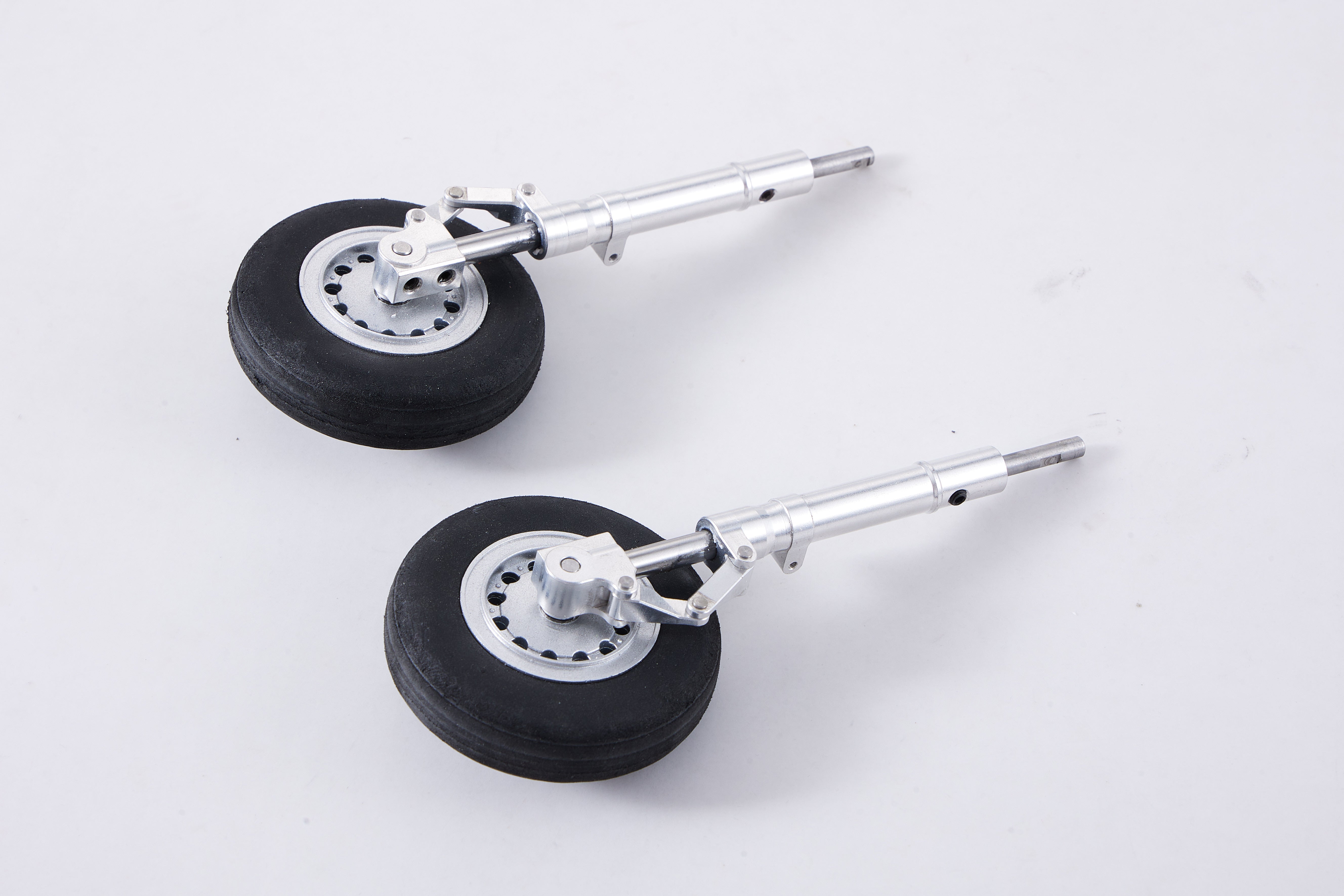 80mm F-86 main landing gear with metal struts and rubber tires