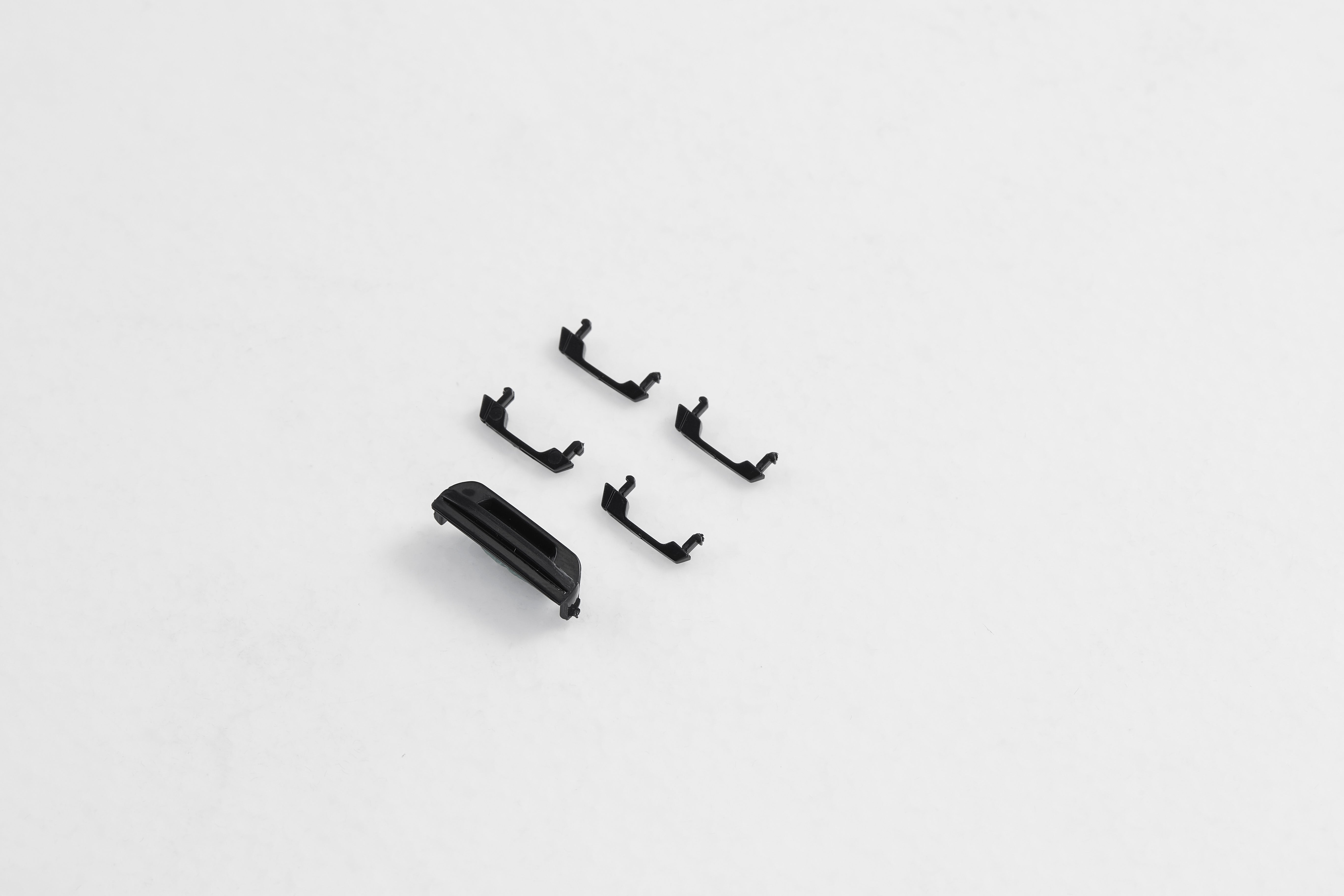 Black handle set parts for 1/18 Cheyenne RC model, including clips.
