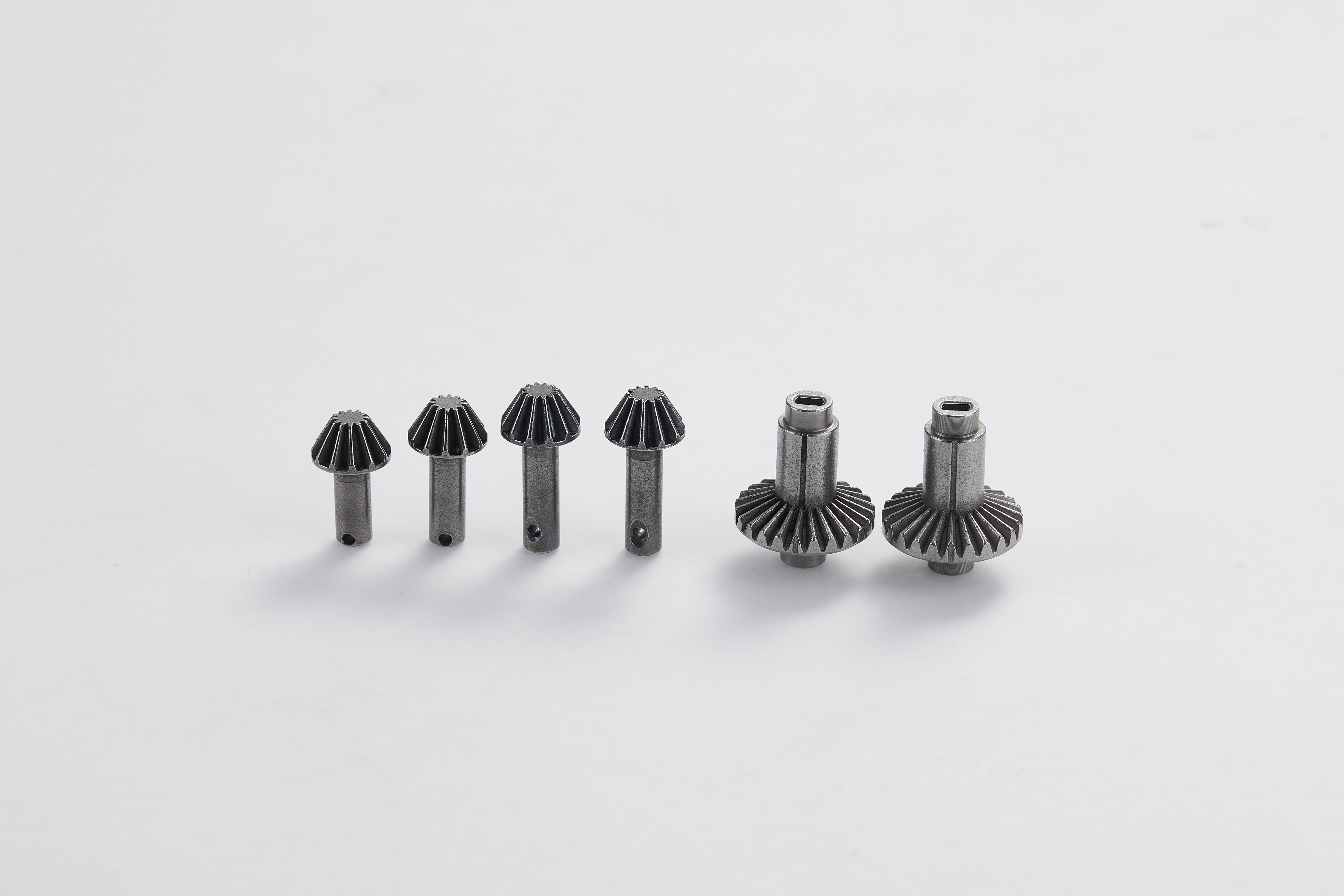 Metal gear drive axles for 1/18 RC models, available in six sizes.