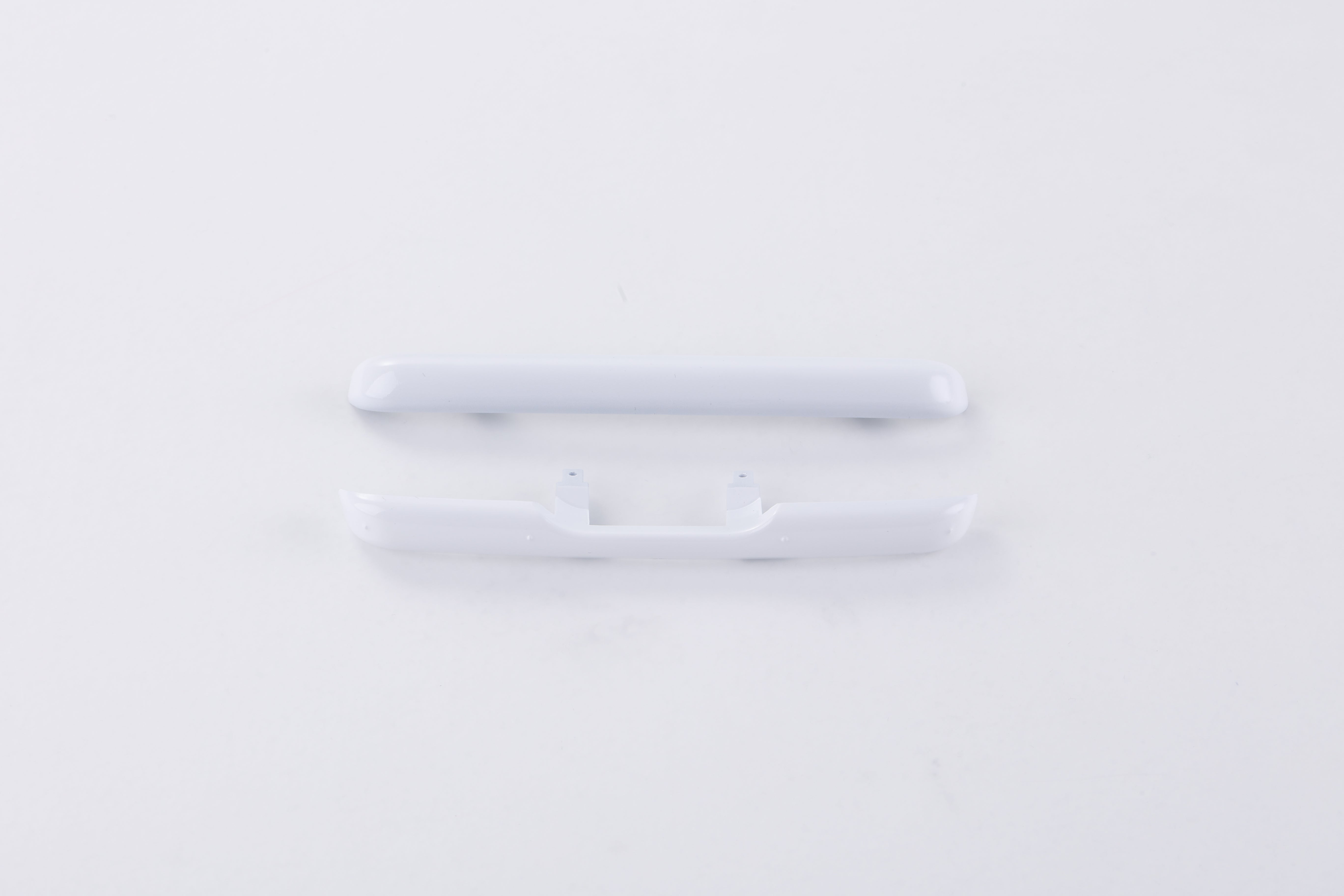 White bumper set for 1:18 scale Apache RC model