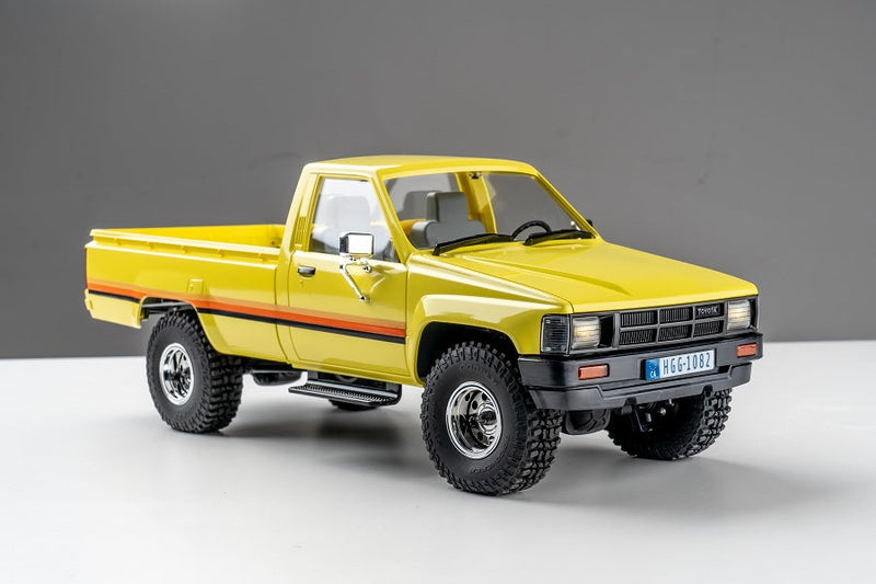 FMS 1:18 TOYOTA Hilux RTR Yellow (Discontinued)