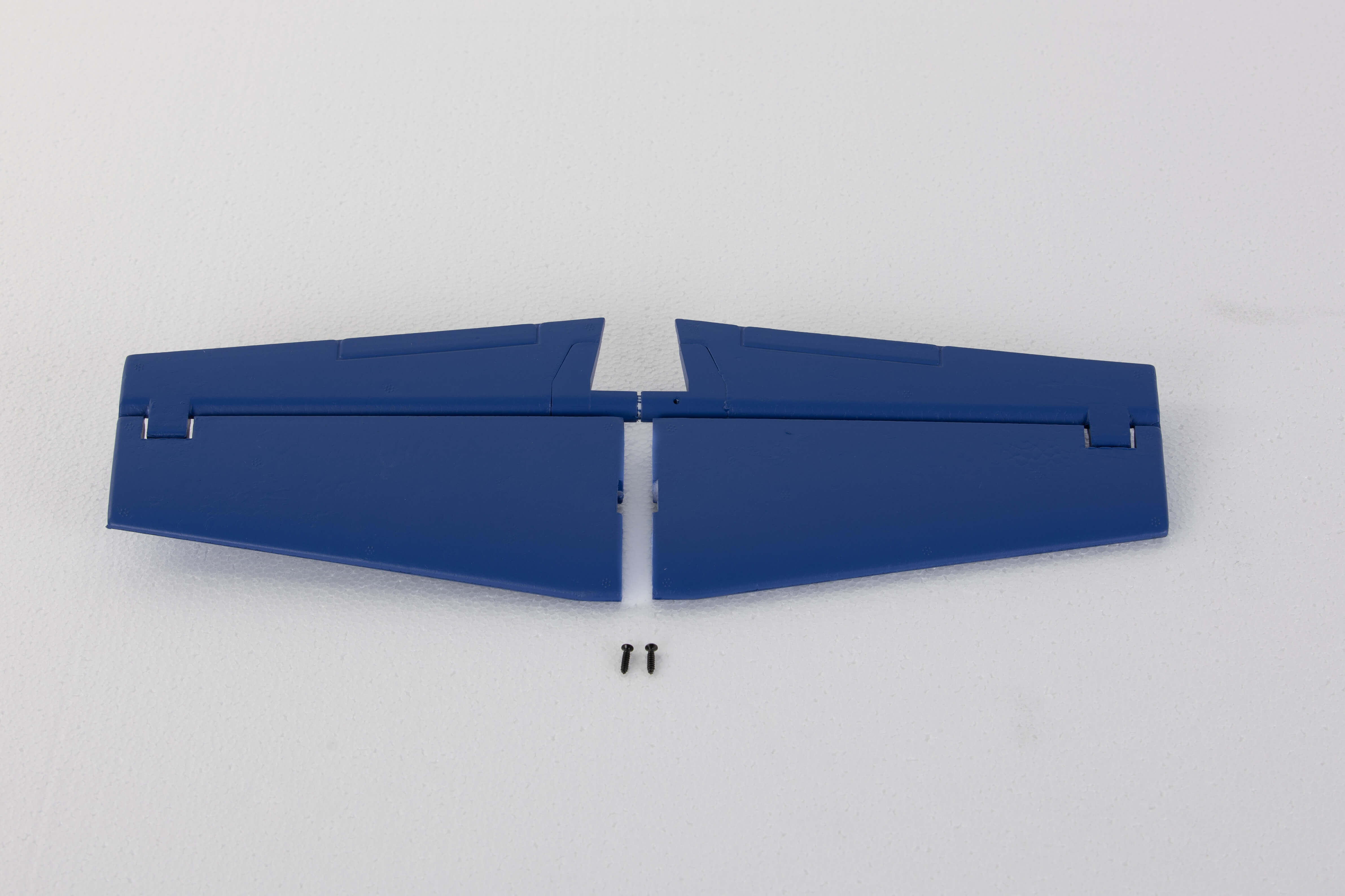 1100mm P-51 Blue Thunder horizontal stabilizer and screws