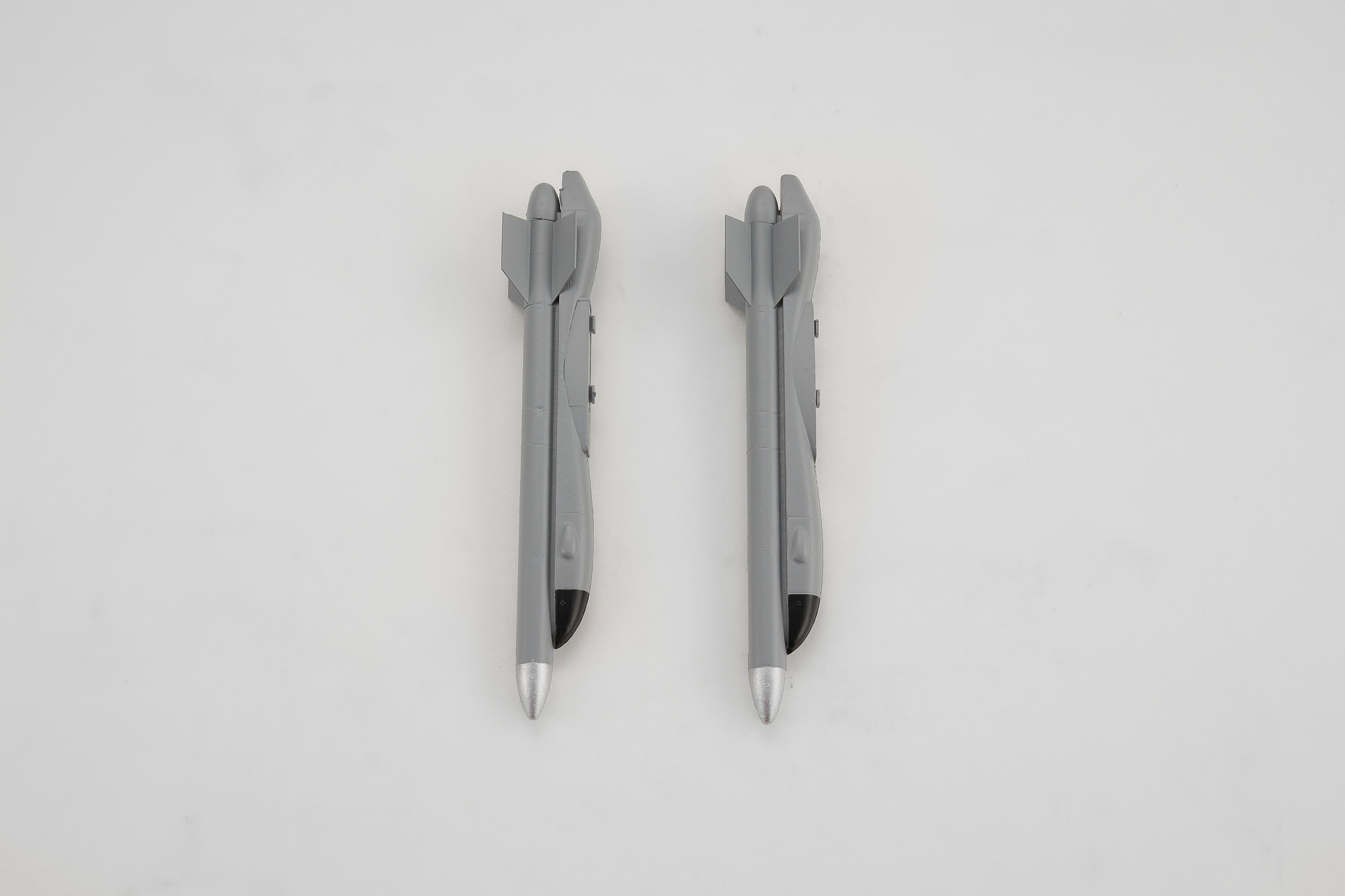 Wingtip missiles for 64mm Rafale EDF jet in silver color